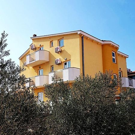 Apartmani Lili Сукошан Екстер'єр фото