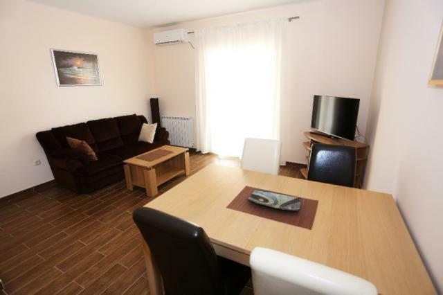 Apartmani Lili Сукошан Екстер'єр фото